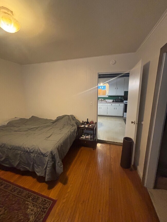 Dormitorio - 518 W Buffalo St