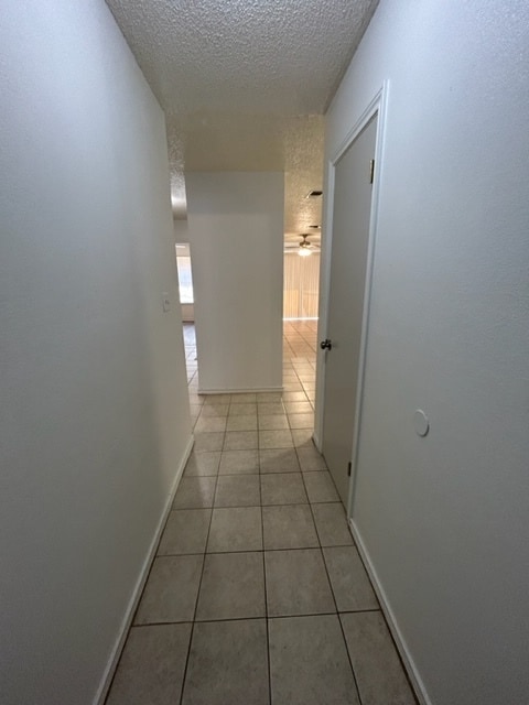 Building Photo - 8a Robin Dr