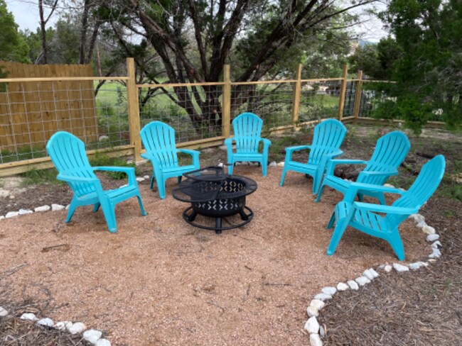 Foto del edificio - 21413 Highland Lake Dr