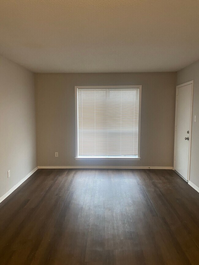 Foto del edificio - 3945 Macon Rd