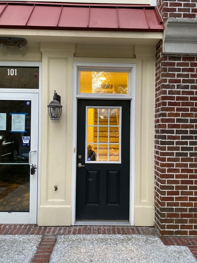 Building Photo - 720 S Shelmore Blvd