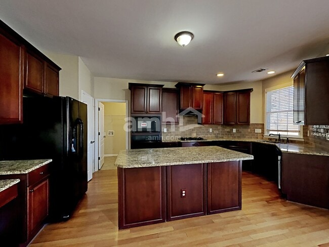 Building Photo - 4968 Stone Moss Way
