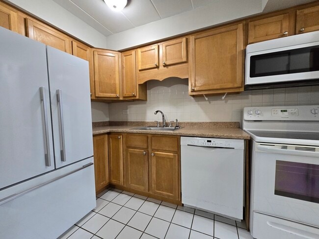 Building Photo - 7740 Harvard St