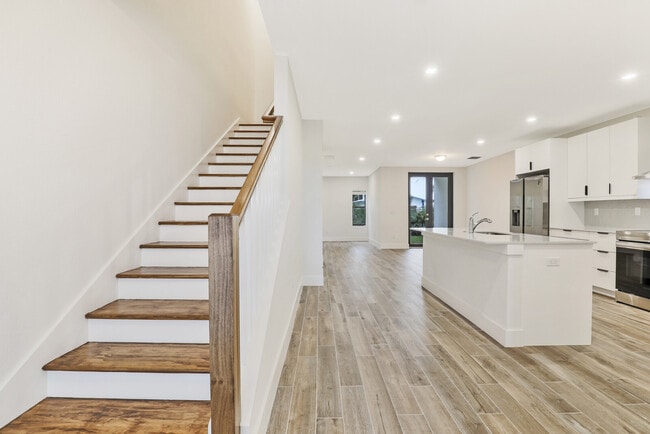 Building Photo - 395 Bella Sol Way