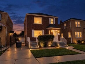 Building Photo - 8440 S Winchester Ave