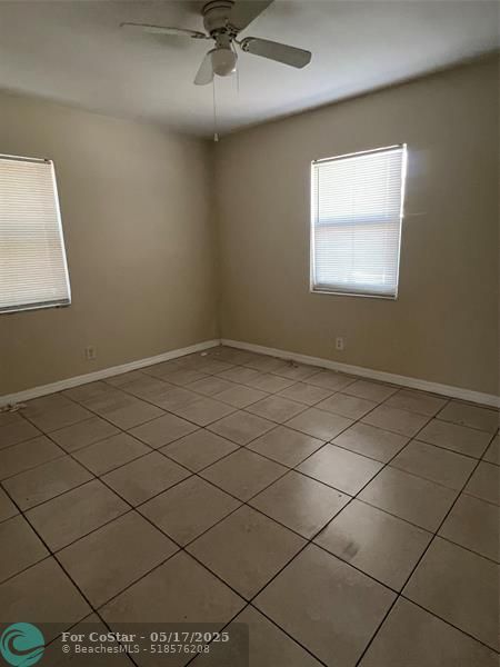 Foto del edificio - 808 NW 3rd Ave
