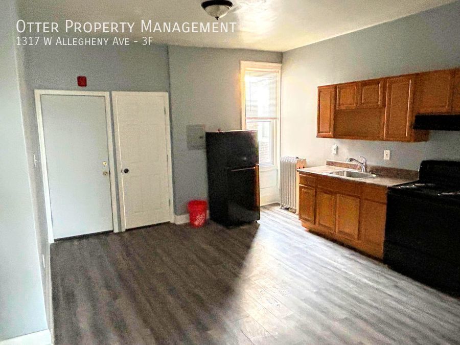 Primary Photo - 1BR/1BA Lovely & Bright Apt with Ample Str...