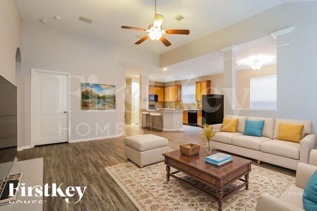 Foto del edificio - 15118 Sierra Ridge Dr