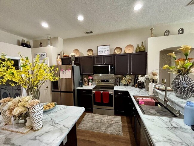 Foto del edificio - 2146 Blackstone Landing Dr
