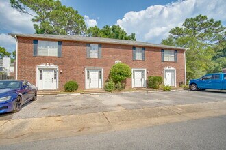 Building Photo - 3050 Belle Meade Dr