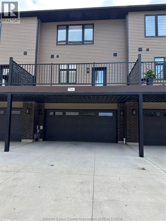 Building Photo - 725 Brownstone Dr