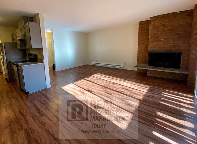 Building Photo - Charming 2 Bedroom, 2 Bathroom + Office Ap...