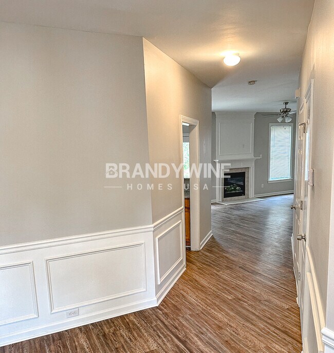 Building Photo - 5209 Lakerock Dr SW