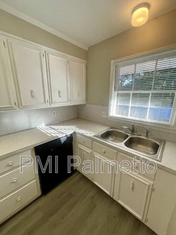 Foto del edificio - 718 Augusta St