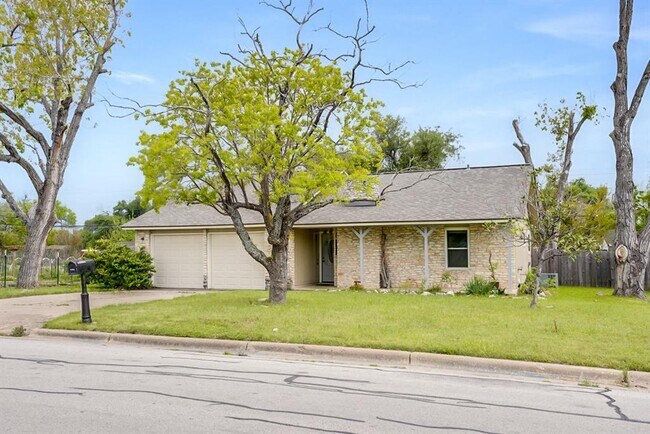 Building Photo - 302 Garden Ct