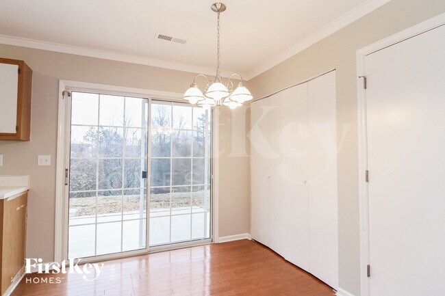 Foto del edificio - 1717 Challock Way