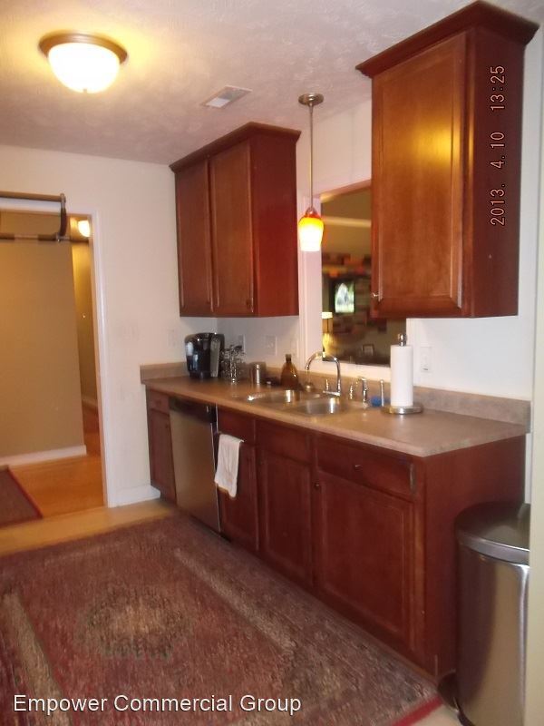 Foto del edificio - 3 br, 2 bath House - 211 Hogart Street