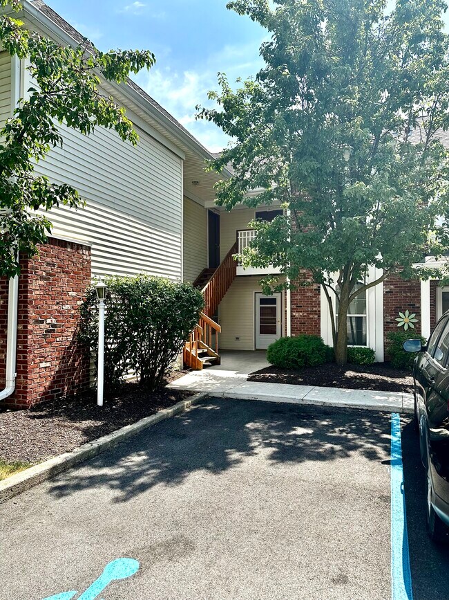 Front - 955 Misty Glen Dr