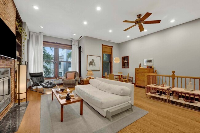 Foto del edificio - 1111 N Mozart St