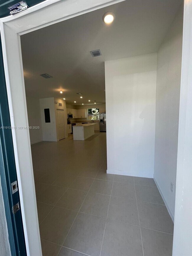 Foto del edificio - 1066 SE 2nd St