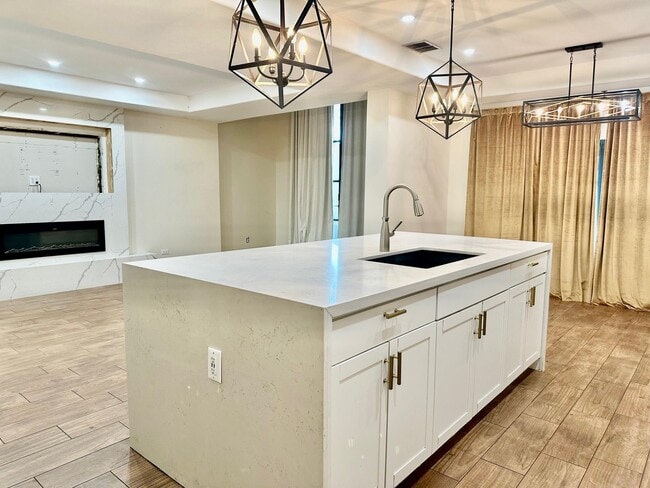 Building Photo - 4705 San Francisco Ave