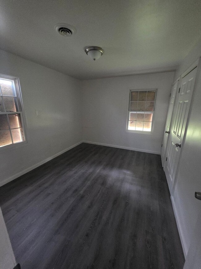 Building Photo - 716 St Martin Dr