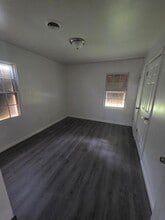 Building Photo - 716 St Martin Dr