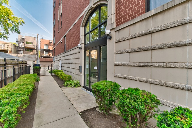 Building Photo - 4011 N Francisco Ave