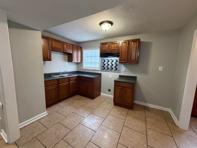 Building Photo - 4073 Arrowhead Rd