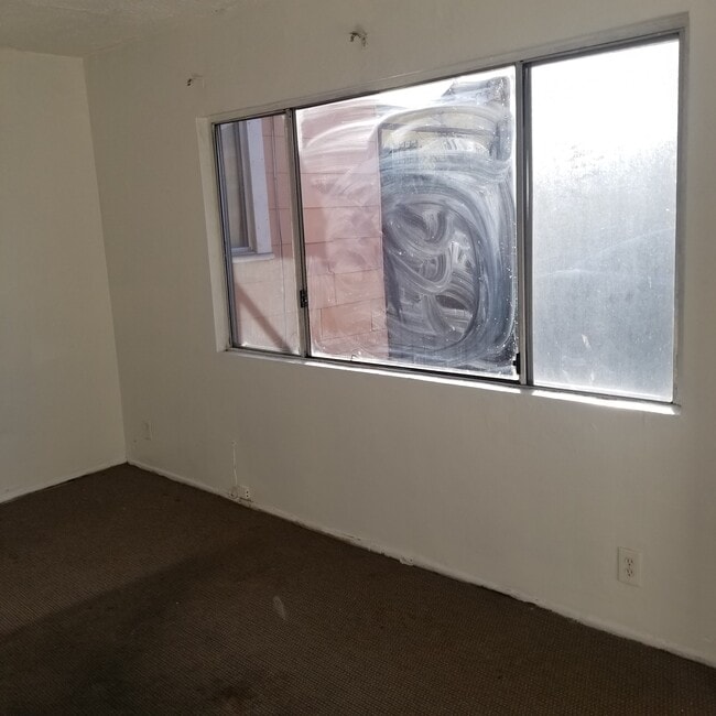 Livingroom - 133 W 81st St