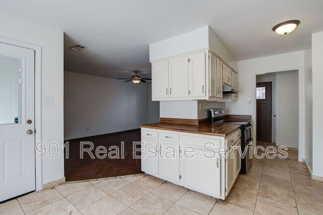 Foto del edificio - 7209 Lamesa Ln