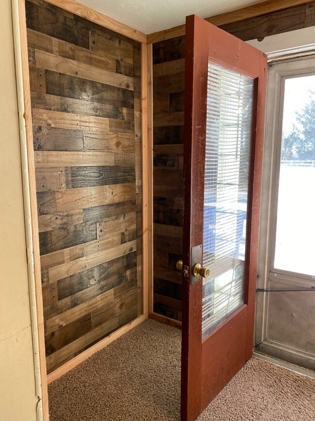 Foto del edificio - Cozy 2-Bedroom Home with Spacious Yard – C...