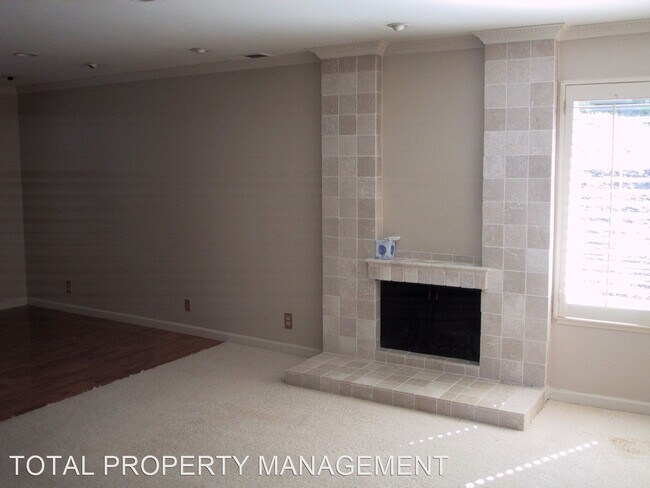 Foto del edificio - 3 br, 2.5 bath House - 120 COLLEGE TERRACE #D