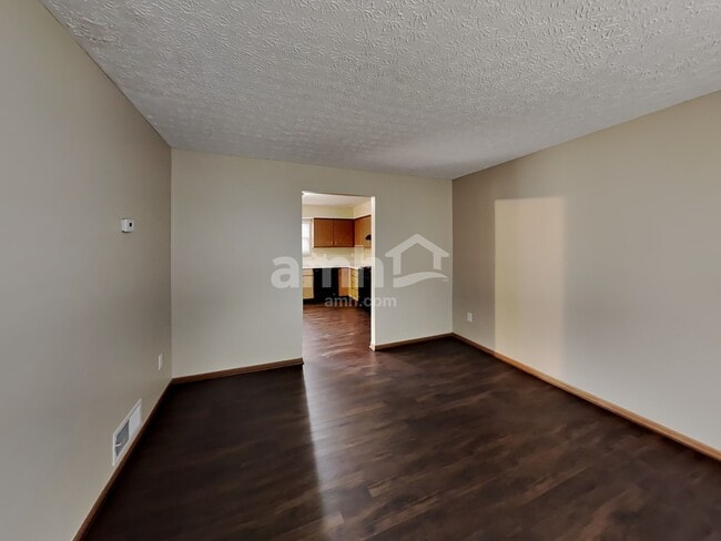 Building Photo - 3345 Trentshire Dr
