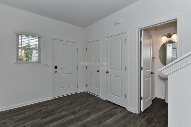 Foto del edificio - Beautiful 4BD/3.5BTH Home in Scotch Meadows
