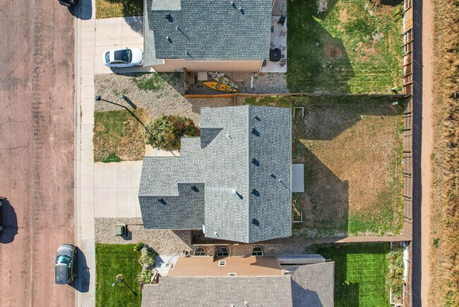 Building Photo - 10470 Silver Stirrup Dr