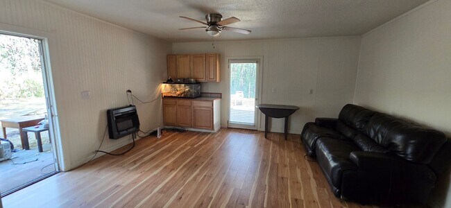 Foto del edificio - 14300 Dandee Hill Rd
