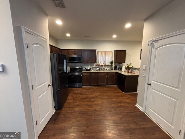 Foto del edificio - 518 Tulip Ln