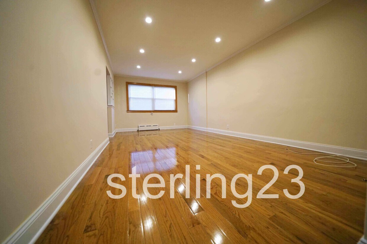 2353 28th St Unit 2F, Astoria, NY 11105 2353 28th St Astoria, NY