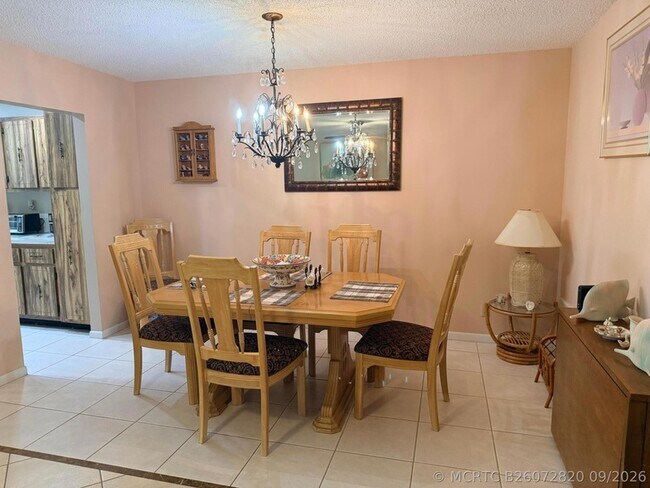 Foto del edificio - 5344 Lakefront Blvd