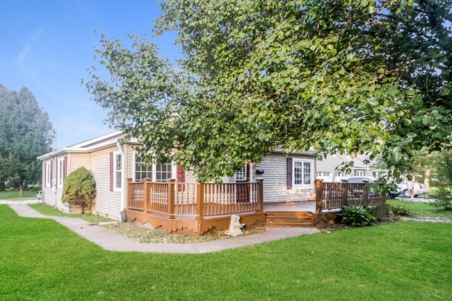 Building Photo - 102 Green Acre Dr