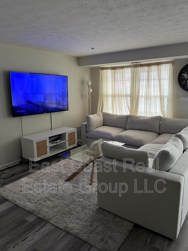 Foto del edificio - 615 Himes Ave