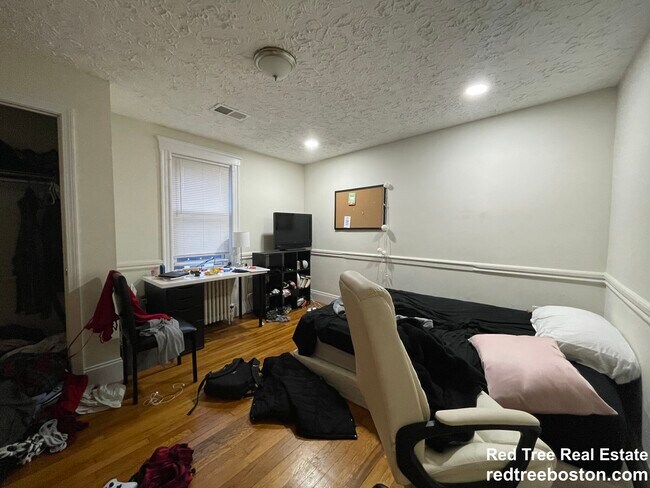 Foto del edificio - 12 Logan St