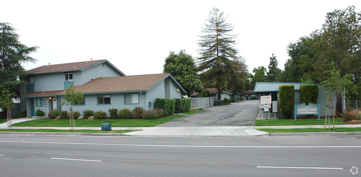 Primary Photo - Garden Park