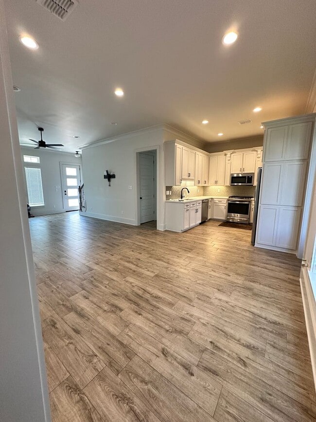 Building Photo - Close to WK Bossier and Barksdale Air Force Base.