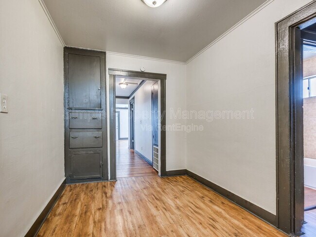 Foto del edificio - 2357 W Park Pl