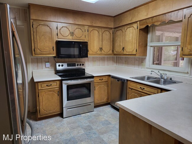 Building Photo - 3 br, 2 bath House - 114 Stetson Dr