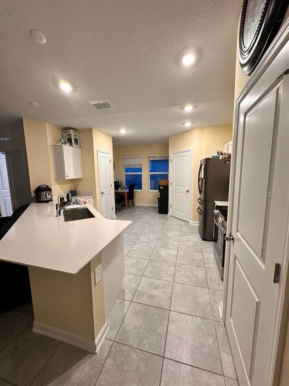 Foto del edificio - 684 Sand Pne Ln