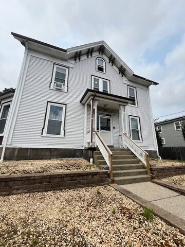 Primary Photo - 99 Laighton St