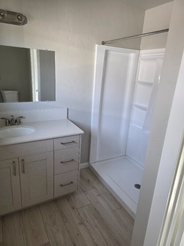 Building Photo - 6735 Saxton Ave